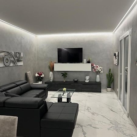 Corso Montecarlo Apartment เวนติมิญา ภายนอก รูปภาพ