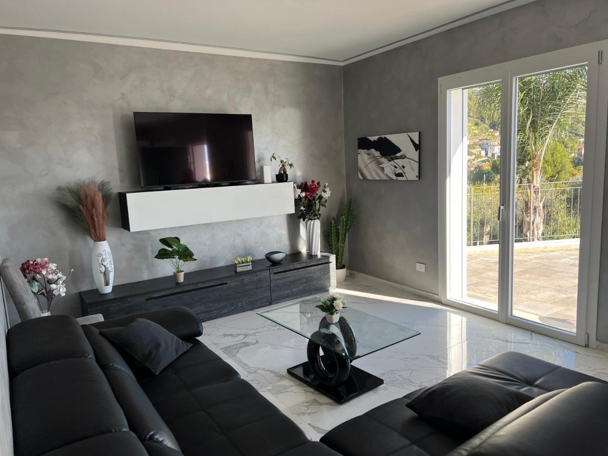 Corso Montecarlo Apartment เวนติมิญา ภายนอก รูปภาพ