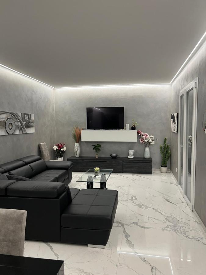 Corso Montecarlo Apartment เวนติมิญา ภายนอก รูปภาพ