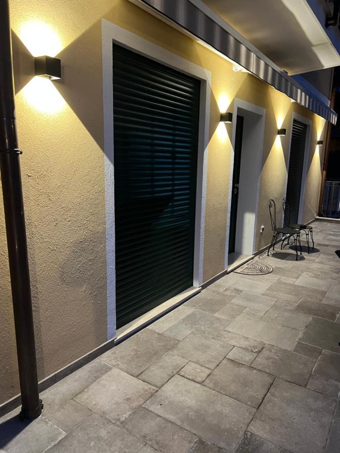 Corso Montecarlo Apartment เวนติมิญา ภายนอก รูปภาพ